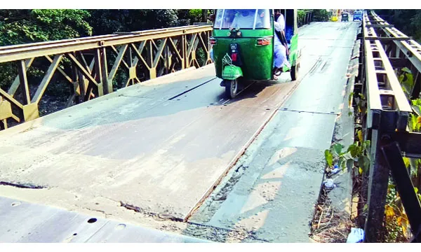 কুমিল্লায় ঝুঁকিপূর্ণ ১৯ বেইলি সেতুতে ঘটতে পারে বড় ধরনের দুর্ঘটনা