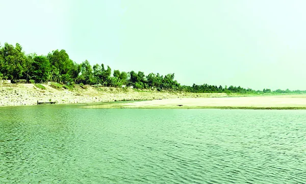৫ কিমি বাঁধের অভাবে প্রতি বছর ডুবছে অর্ধশতাধিক গ্রাম