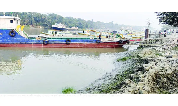 নদীর দুই তীরে গাইডওয়াল নির্মাণের দাবি স্থানীয় ব্যবসায়ীদের