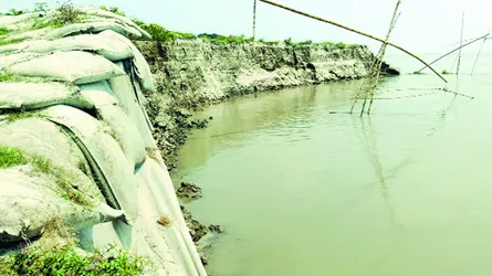 সারিয়াকান্দিতে যমুনার তীর সংরক্ষণ প্রকল্পে ধস