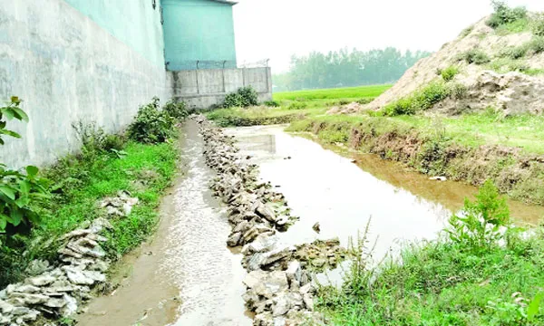 সৈয়দপুরে নালা দখল করে শিল্প কারখানা নির্মাণ : জলাবদ্ধতায় নষ্ট ফসল