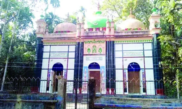 পাঁচ শতকের নীরব সাক্ষী ভারুকাঠি জামে মসজিদ