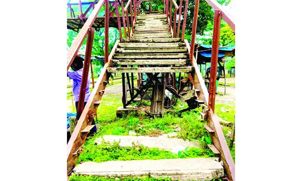 ঐতিহ্যবাহী গৌরীপুর রেলওয়ে জংশন এখন মরণফাঁদ