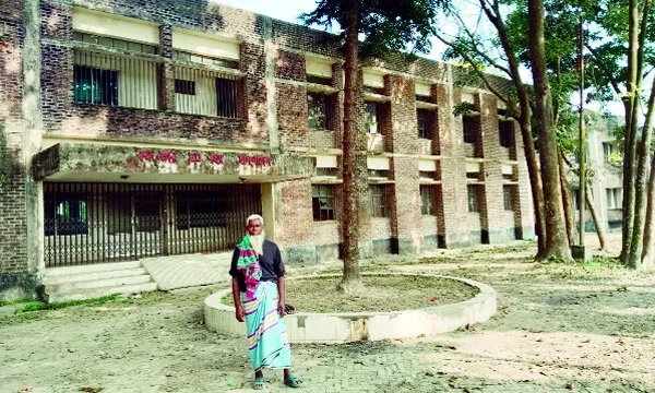 ধামরাইয়ে কৃষ্ণনগর ২০ শয্যা হাসপাতালে চিকিৎসাসেবা বন্ধ