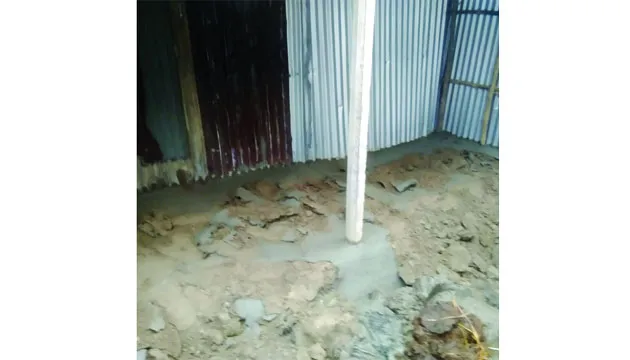 গোমস্তাপুরে ভূমিহীনের ঘর ভাঙচুর