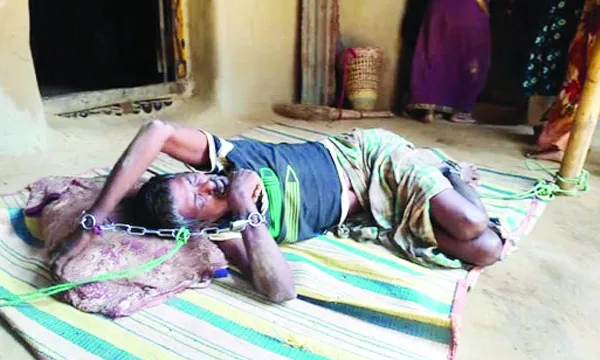 বারান্দায় শিকলবন্দী কাইয়ুম অসহায় পরিবার