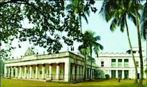 পর্যটকদের দৃষ্টি কাড়ছে গ্রিক স্থাপত্য গাঙ্গাটিয়া জমিদার বাড়ি