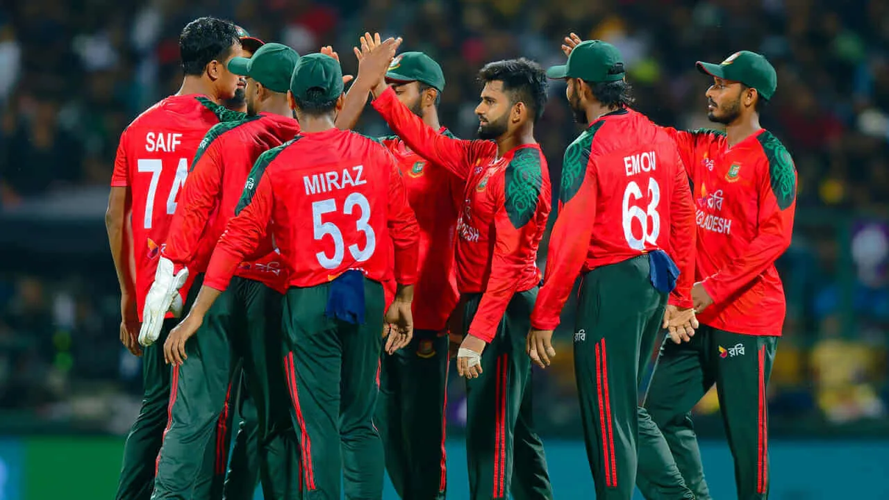 পাওয়ার প্লেতেই ৫ উইকেট নেই পাকিস্তানের