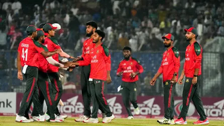 টি-টোয়েন্টিতে ছক্কার ডাবল সেঞ্চুরি বাংলাদেশের