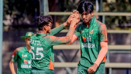 ইসাকের সেঞ্চুরিতে ইংল্যান্ডের কাছে হেরে গেল বাংলাদেশ