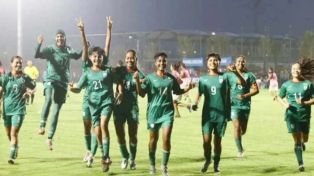 মাঠ বদলের ম্যাচে শান্তির হ্যাটট্রিকে বাংলাদেশের জয়
