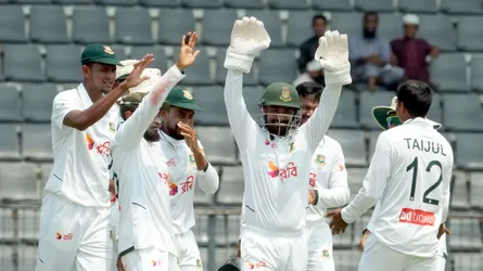 ৫ উইকেট নেই পাকিস্তানের, স্বস্তিতে বাংলাদেশ