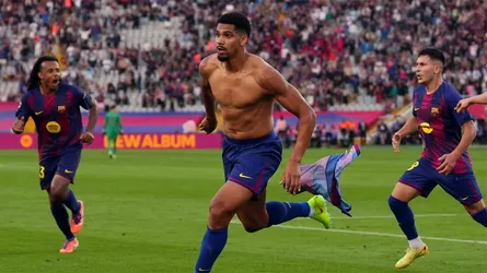 শেষ মুহূর্তের রোমাঞ্চকর গোলে পয়েন্ট টেবিলের শীর্ষে বার্সা