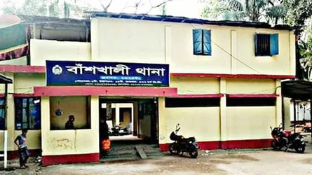 বাঁশখালীতে কাভার্ডভ্যানের চাকায় পিষ্ট হয়ে শিশু নিহত