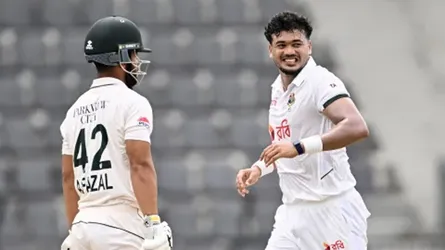 ৩ উইকেট নেই পাকিস্তানের, স্বস্তিতে বাংলাদেশ