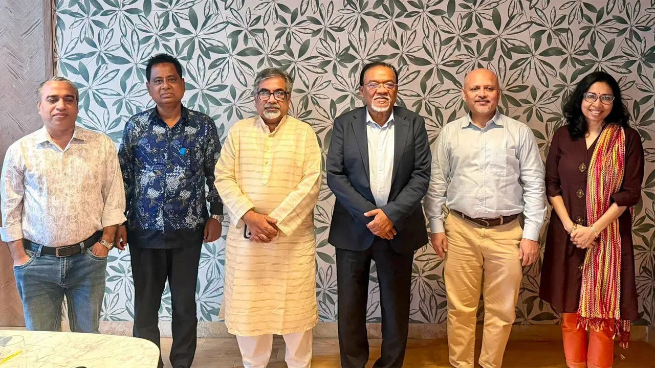 ডেমোক্রেসি ইন্টারন্যাশনালের সাথে বিএনপি প্রতিনিধিদলের বৈঠক