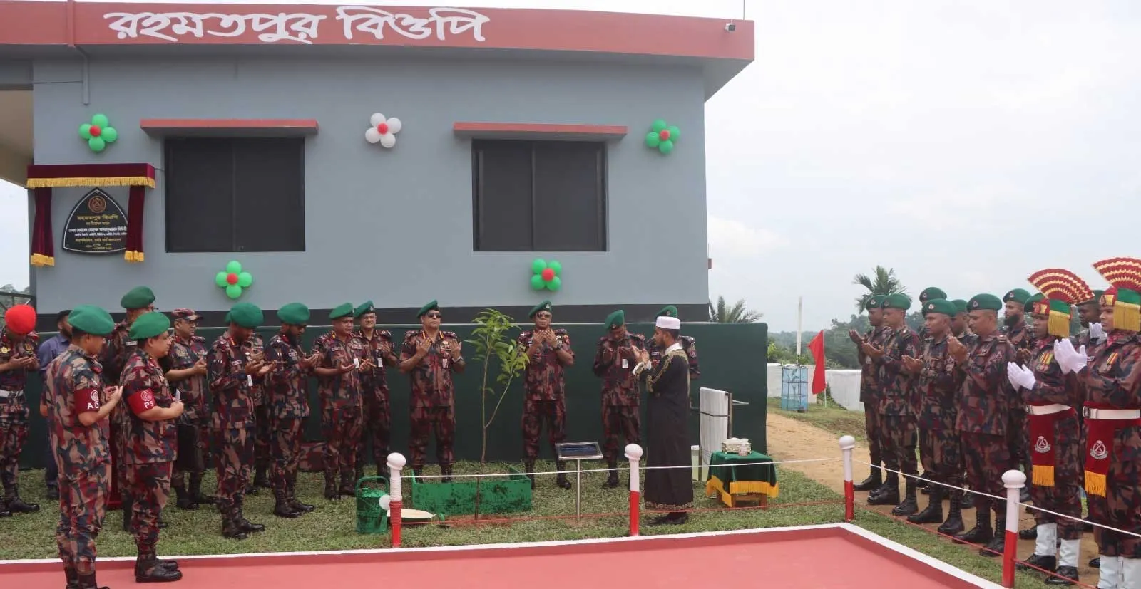 দুর্গম পার্বত্য সীমান্ত পরিদর্শনে বিজিবি মহাপরিচালক, বিওপি উদ্বোধন