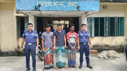 মনপুরায় শিশুর গলায় ছুরি ধরে মাকে সংঘবদ্ধ ধর্ষণ : গ্রেফতার ৩