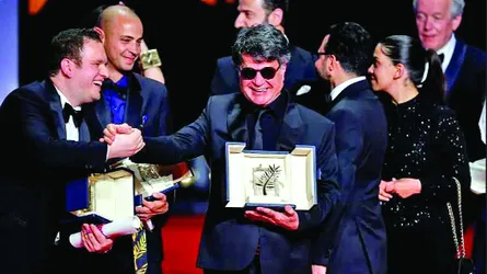 স্বর্ণপাম জিতে কানে যে বার্তা দিলেন জাফর পানাহি