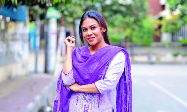 অর্ধ-ডজন নাটকের কাজ শেষ করলেন সীমা