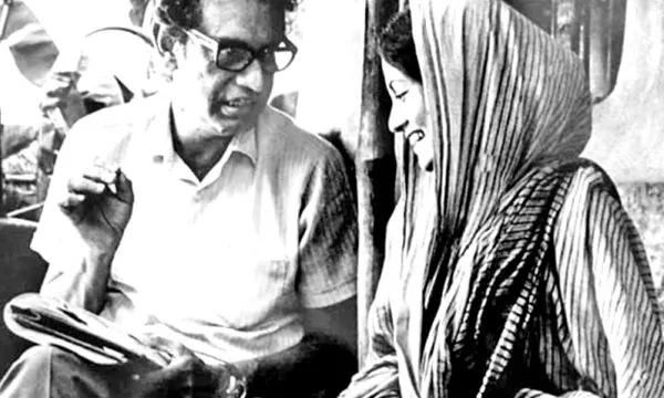 যেভাবে সত্যজিৎ রায়ের ‘অনঙ্গ বউ’ হয়ে উঠেছিলেন ববিতা