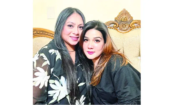 শাবনূরের ভালোবাসায় আপ্লুত  মাহি