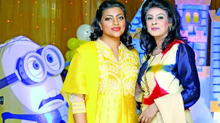 দু’জনই মৌ...