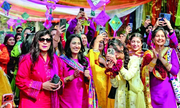 দুই দশক পর পাকিস্তানে ‘ঘুড়ি উৎসব’