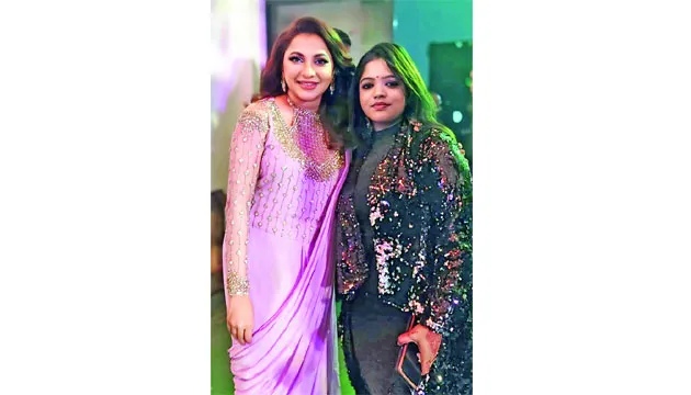 লিজার সাথে একই মঞ্চে মুগ্ধতা ছড়ালেন মিতালীও