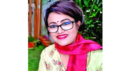 বর্ণাঢ্য প্রাপ্তির পর কানাডা যাচ্ছেন ববিতা