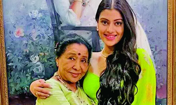 কালজয়ী কণ্ঠশিল্পী আশা ভোসলে পরলোক গমন করেন