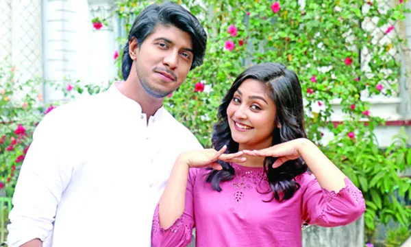 রাখির ‘তুই থেকে তুমি’তে তৌসিফ-নীহা