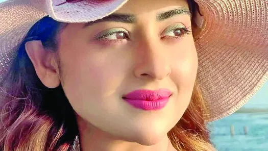 আট বছর পর একই প্রতিষ্ঠানের বিজ্ঞাপনে বুবলী