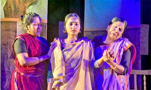 ৬ মে জাতীয় নাট্যশালায় ‘টিনের তলোয়ার’