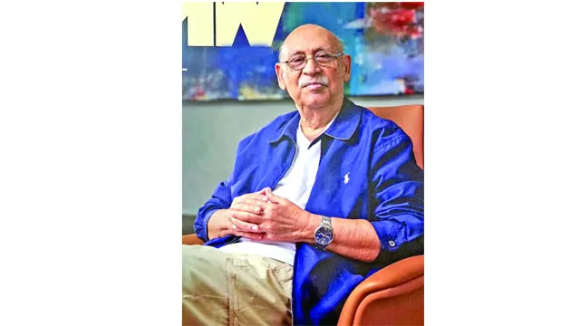 যা নিয়ে ব্যস্ত আবুল হায়াত
