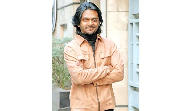যুক্তরাষ্ট্র থেকে ফিরে ব্যস্ত স্বচ্ছ