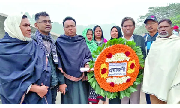 খালেদা জিয়ার কবরে চলচ্চিত্র ফোরামের শ্রদ্ধা ও দোয়া