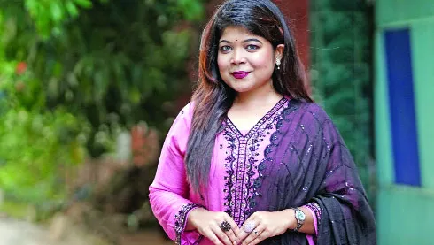 সেরাকণ্ঠের টুসি গাইলেন বিটিভির সঙ্গীতায়
