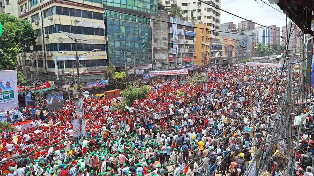নয়াপল্টনে তারুণ্যের জোয়ার