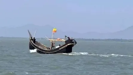নাফ নদী থেকে আরো ১৪ জেলেকে ধরে নিয়ে গেল আরাকান আর্মি
