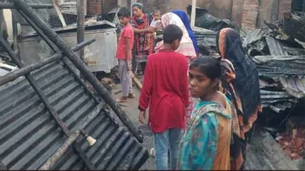 বগুড়ায় মৃত্যুর গুজব ছড়িয়ে বাড়িঘরে হামলা, আগুন, লুটপাট