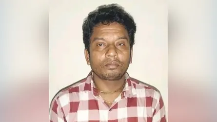 যৌন নিপীড়ন থেকে রক্ষা পেতে অটোরিকশা থেকে লাফ কলেজছাত্রীর