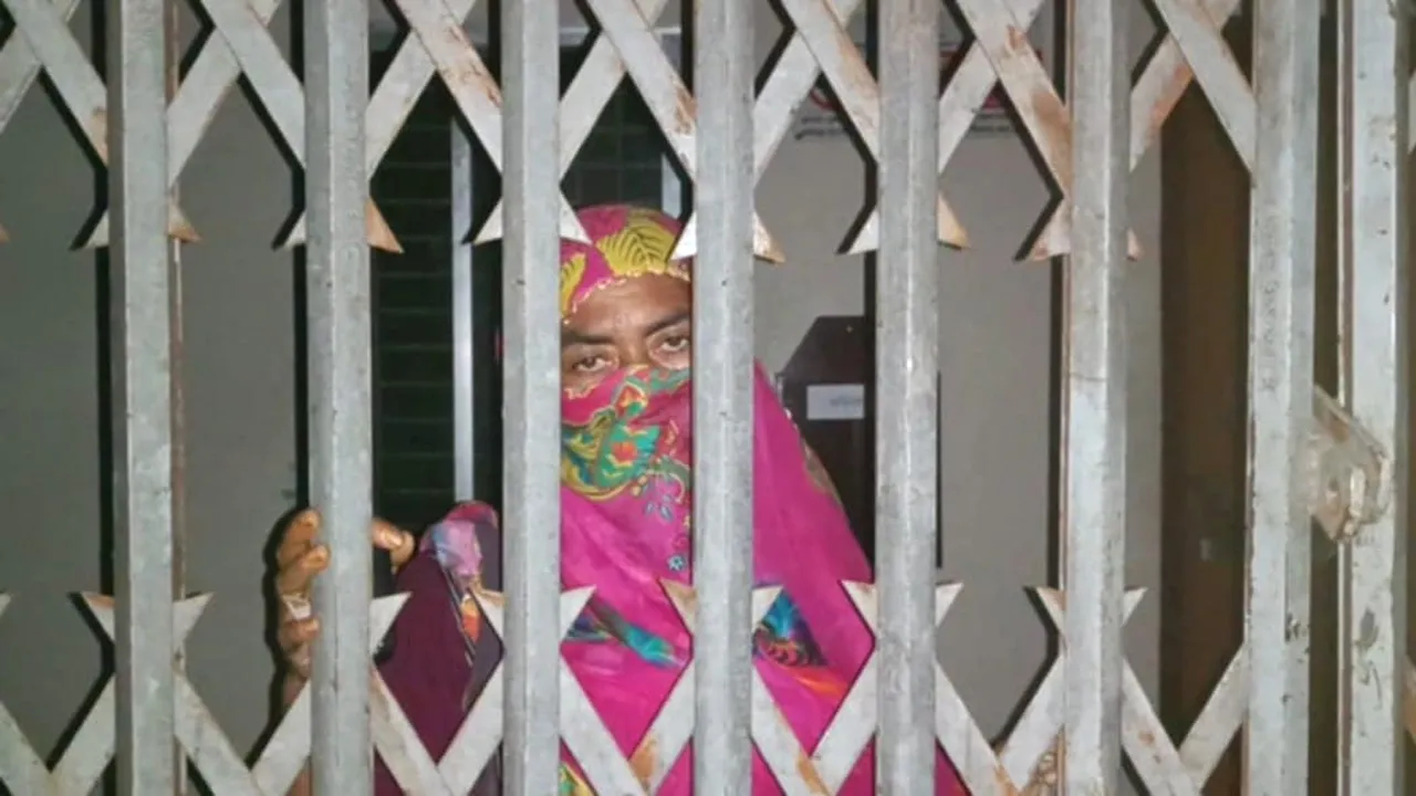 ঋণের টাকা না পেয়ে অসুস্থ নারীকে তালাবদ্ধ করে রাখলো বিআরডিবি