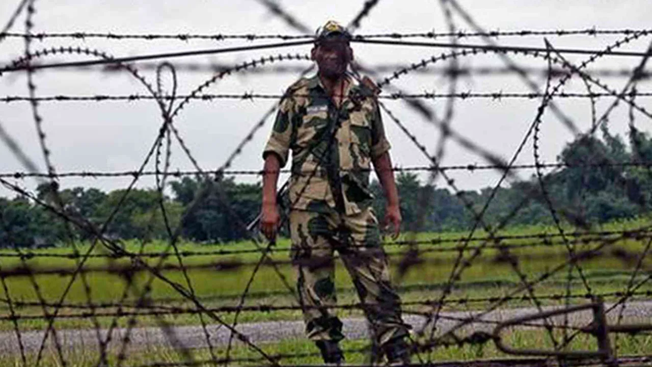 কসবা সিমান্তে বিএসএফের গুলিতে ২ যুবক আহত