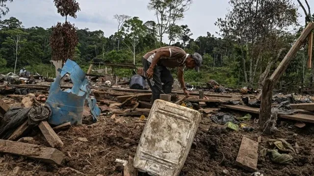 মার্কিন সমর্থিত বিমান হামলায় আতঙ্কিত ইকুয়েডরের সীমান্তবর্তী জনগোষ্ঠী