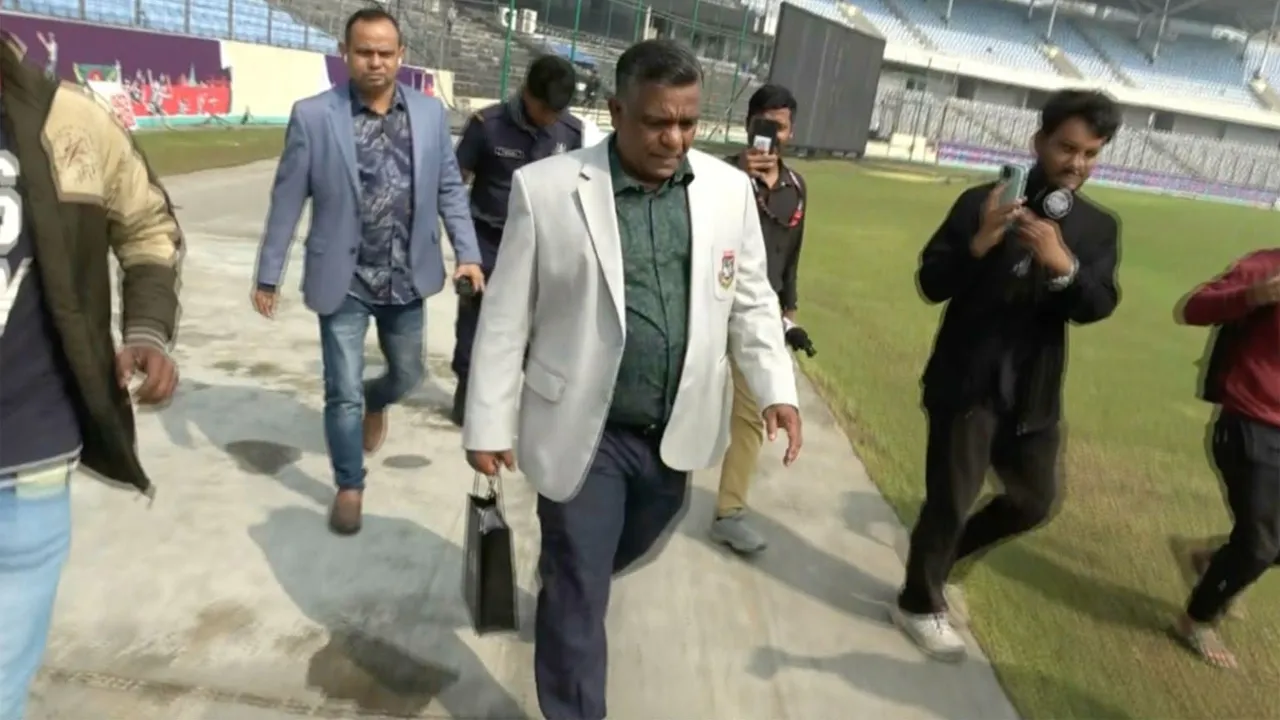 গুঞ্জন সত্যি নয়, দেশেই আছেন বিসিবি সভাপতি