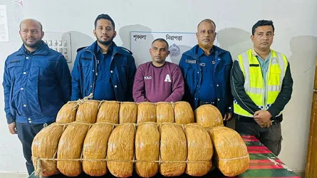 বুড়িচংয়ে ১ মণ গাঁজাসহ মাদককারবারি গ্রেফতার