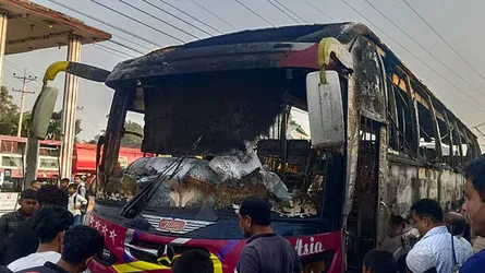 ময়মনসিংহে বাসে আগুন, চালকের মৃত্যু