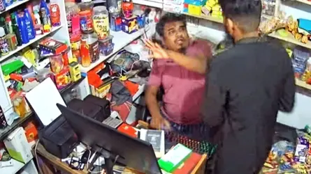 চুয়াডাঙ্গায় নিজ প্রতিষ্ঠানে ব্যবসায়ীকে মারধর, চাঁদাবাজির অভিযোগে থানায় মামলা
