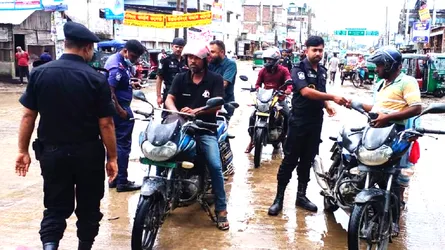 জামালপুরে সড়ক আইন লঙ্ঘন রোধে র‍্যাব-পুলিশের যৌথ অভিযান